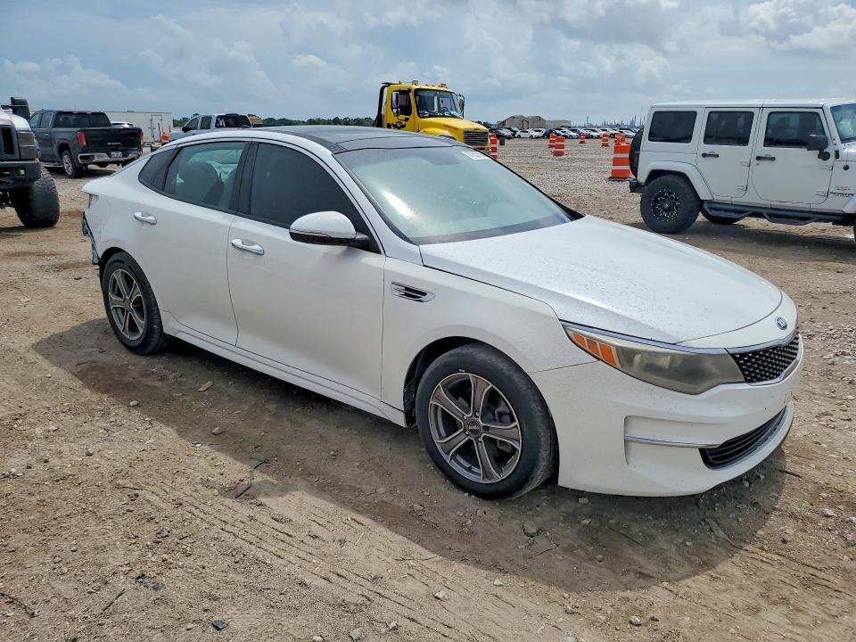 Photo 4 from auction – 2016 KIA OPTIMA with VIN 5XXGU4L35GG083059