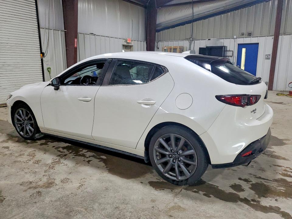 Снимка 2 от търг – 2020 MAZDA 3 с VIN JM1BPBMM6L1161125