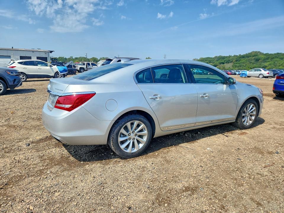 Photo 3 from auction – 2016 BUICK LACROSSE with VIN 1G4GA5G38GF179268