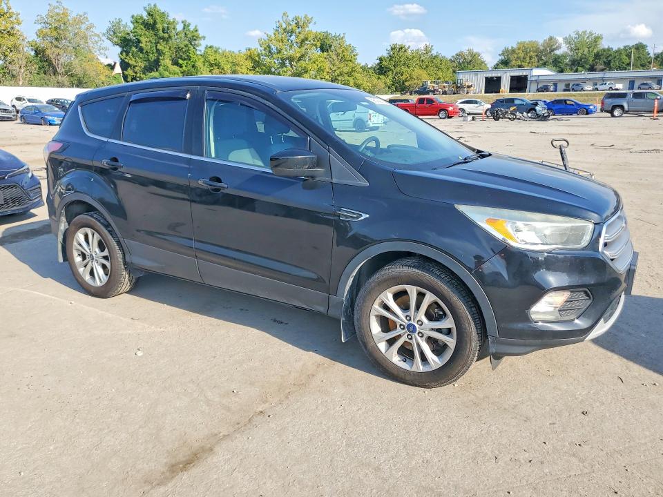 Photo 4 from auction – 2017 FORD ESCAPE with VIN 1FMCU9G99HUA47991