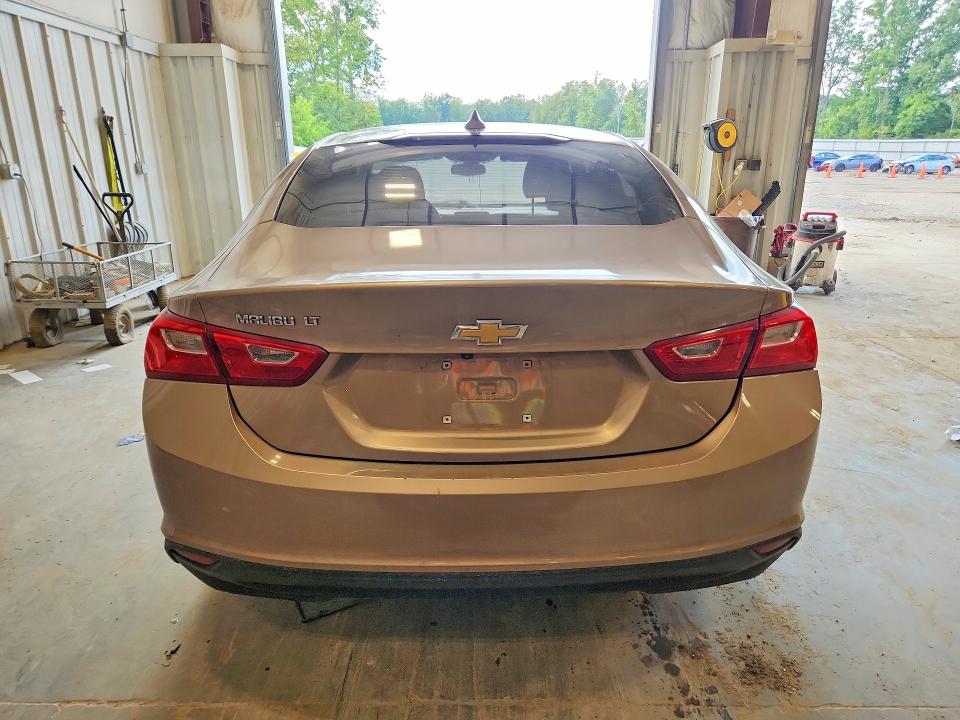 Photo 6 from auction – 2018 CHEVROLET MALIBU with VIN 1G1ZD5ST0JF243105