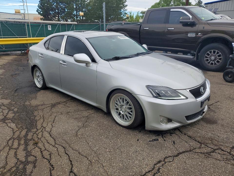 Photo 4 from auction – 2006 LEXUS IS with VIN JTHBE262765008685