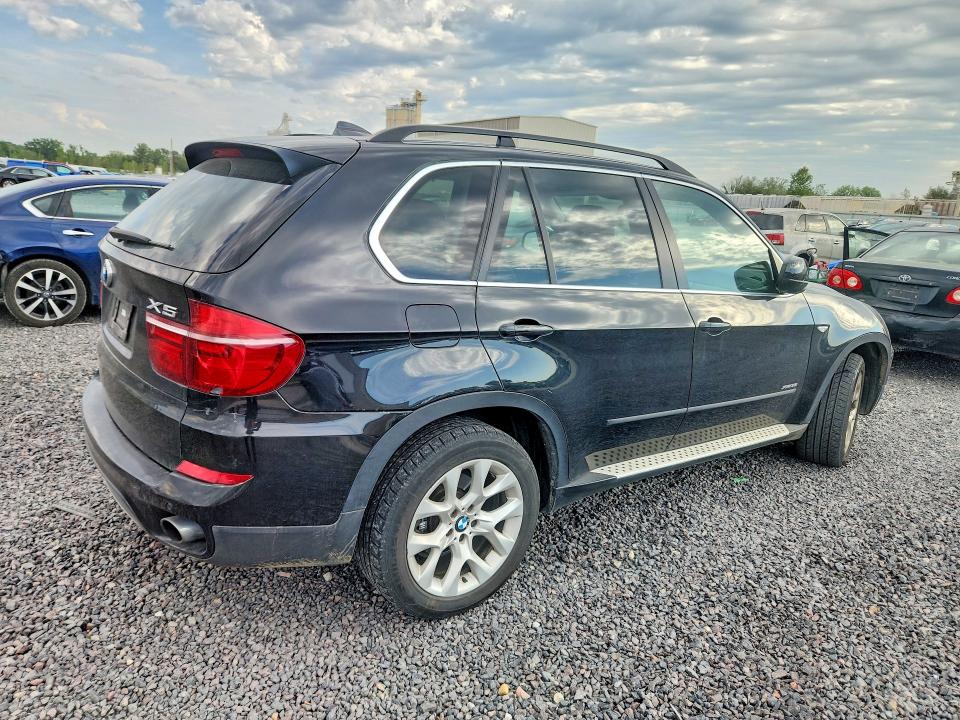 Photo 3 from auction – 2013 BMW X5 with VIN 5UXZV4C5XD0B17924