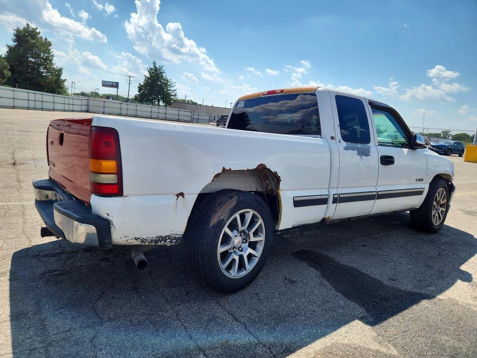 Photo 3 from auction – 1999 CHEVROLET SILVERADO with VIN 2GCEC19V5X1220346