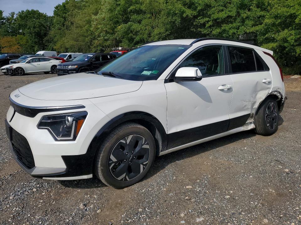 KIA NIRO 2024 with VIN KNDCR3L14R5122496 - Photo from auction