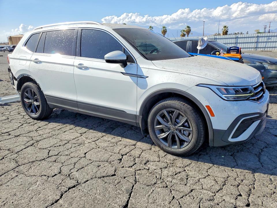 Снимка 4 от търг – 2022 VOLKSWAGEN TIGUAN с VIN 3VV3B7AX9NM027988