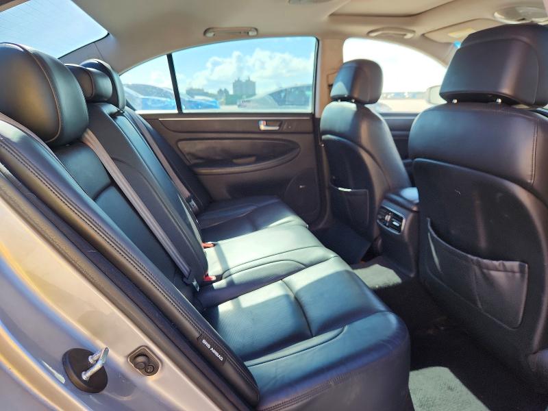 Photo 10 from auction – 2012 HYUNDAI GENESIS with VIN KMHGC4DH7CU158101