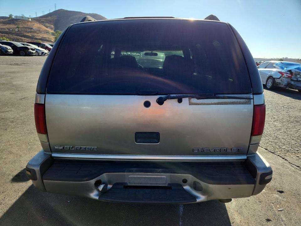 Photo 6 from auction – 1999 CHEVROLET BLAZER with VIN 1GNCS13W6X2221895