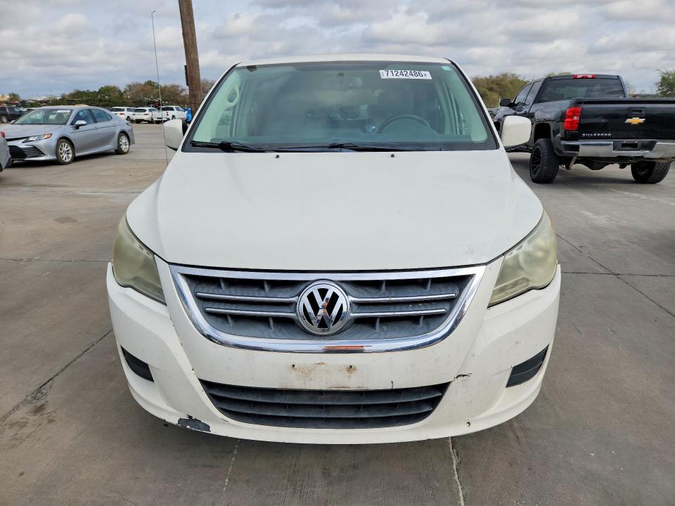 Photo 5 from auction – 2010 VOLKSWAGEN ROUTAN with VIN 2V4RW3D13AR184535