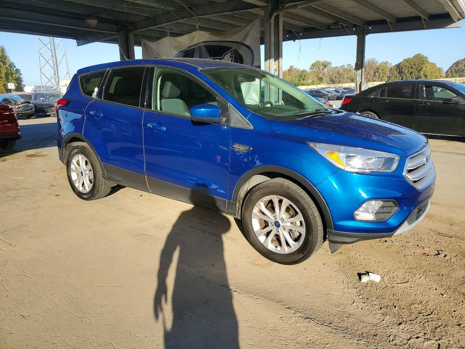 Zdjęcie 4 z aukcji – 2019 FORD ESCAPE z VIN 1FMCU0GD1KUB10573
