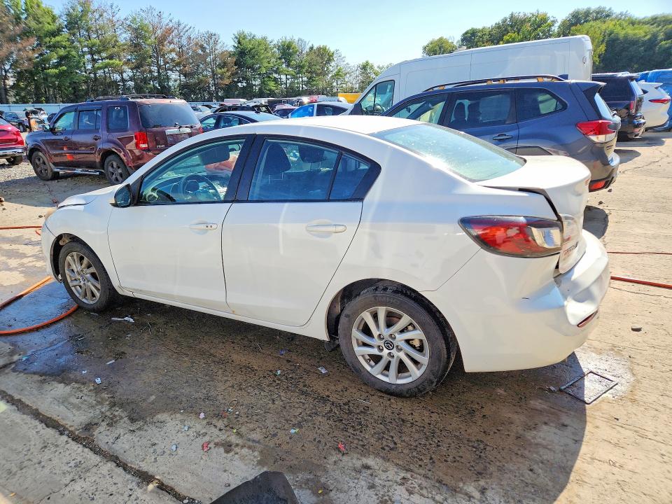Фото 2 с аукциона – 2013 MAZDA 3 с VIN JM1BL1VPXD1826186