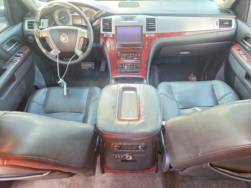 Photo 8 from auction – 2013 CADILLAC ESCALADE with VIN 1GYS4HEF6DR270905