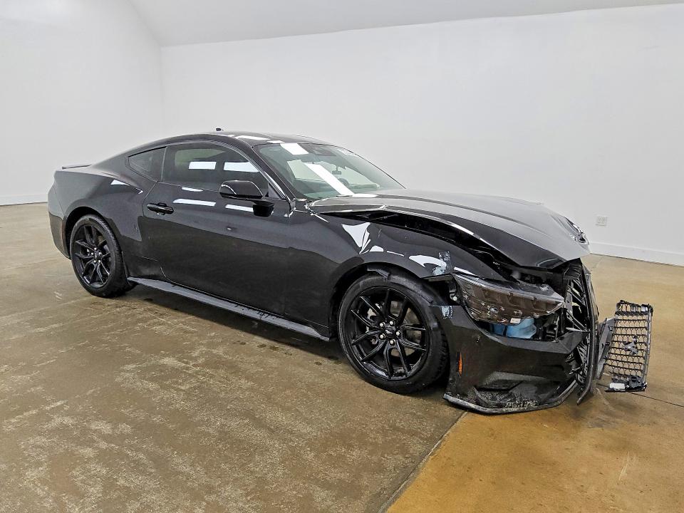 Снимка 4 от търг – 2025 FORD MUSTANG с VIN 1FA6P8TH4S5132616