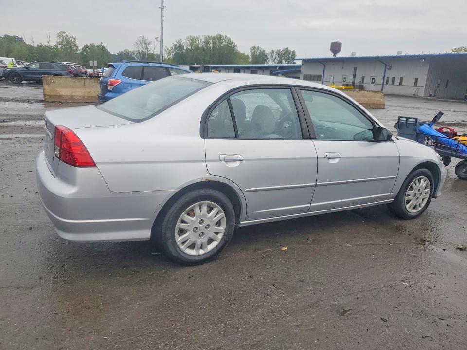 Photo 3 from auction – 2005 HONDA CIVIC with VIN 2HGES16575H622947