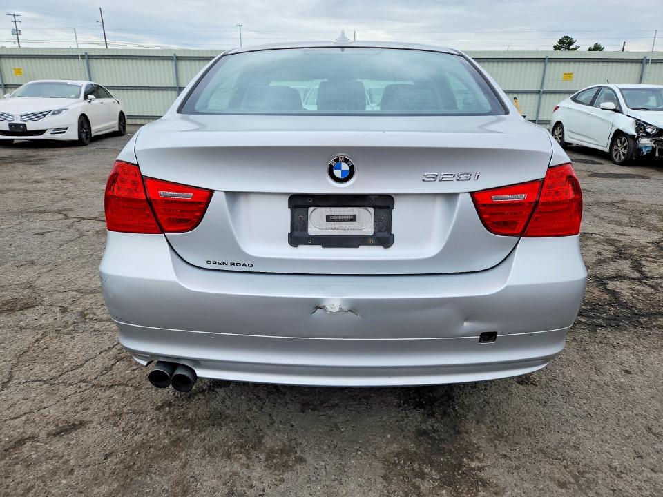 صورة رقم 6 من المزاد - 2011 BMW 328 مع VIN WBAPK5C54BF123200