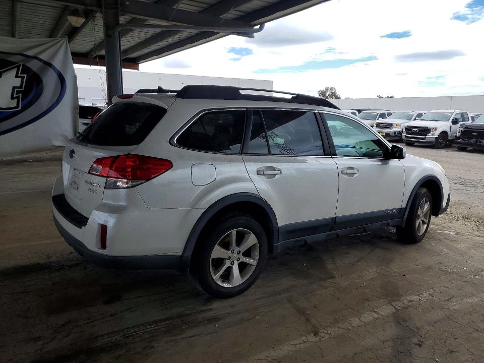 Снимка 3 от търг – 2014 SUBARU OUTBACK с VIN 4S4BRBLC2E3258957