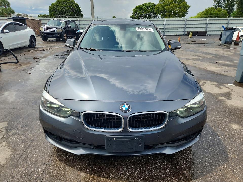 Foto 5 de la subasta – 2016 BMW 320 con VIN WBA8E5G51GNU20511