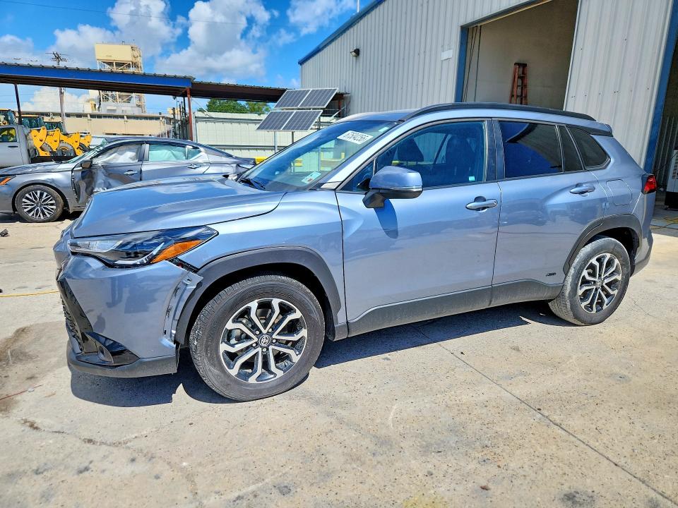 TOYOTA COROLLA CROSS HYBRID 2023 с VIN 7MUFBABG0PV003515 - Снимка от търг