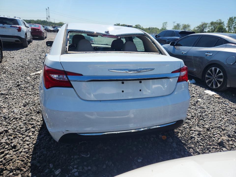 Photo 6 from auction – 2012 CHRYSLER 200 LIMITED with VIN 1C3CCBCG5CN304395