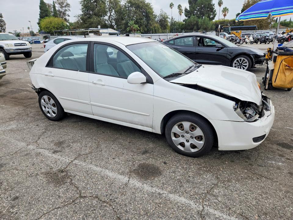 Foto 4 de la subasta – 2009 KIA SPECTRA con VIN KNAFE221195610399