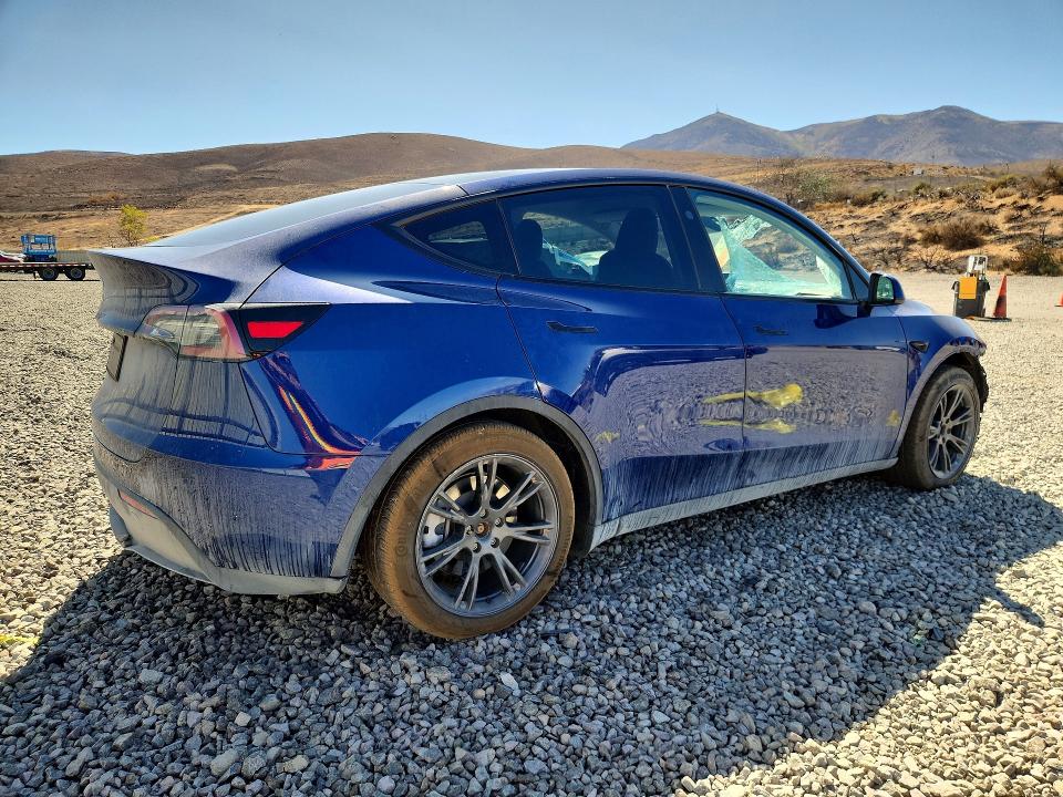 Foto 3 de la subasta – 2025 TESLA MODEL Y con VIN 7SAYGDEDXSF232565