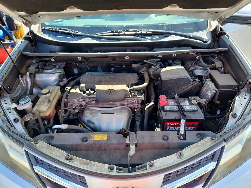 Photo 11 from auction – 2015 TOYOTA RAV4 with VIN 2T3YFREV7FW198199