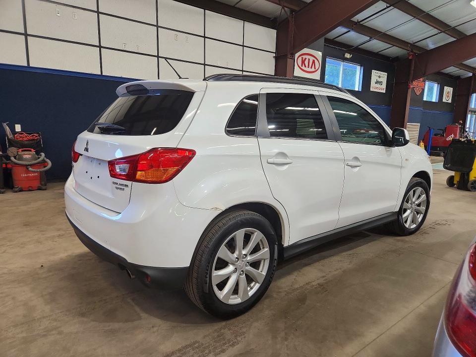 Photo 3 from auction – 2015 MITSUBISHI OUTLANDER SPORT with VIN 4A4AP4AU4FE047772