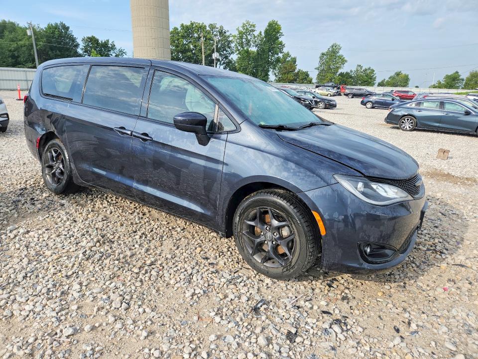 Photo 4 from auction – 2019 CHRYSLER PACIFICA with VIN 2C4RC1FG0KR630506