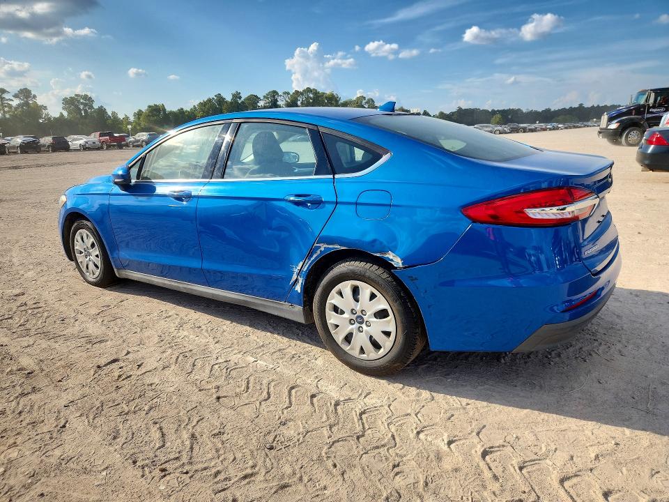 Photo 2 from auction – 2020 FORD FUSION with VIN 3FA6P0G79LR196717