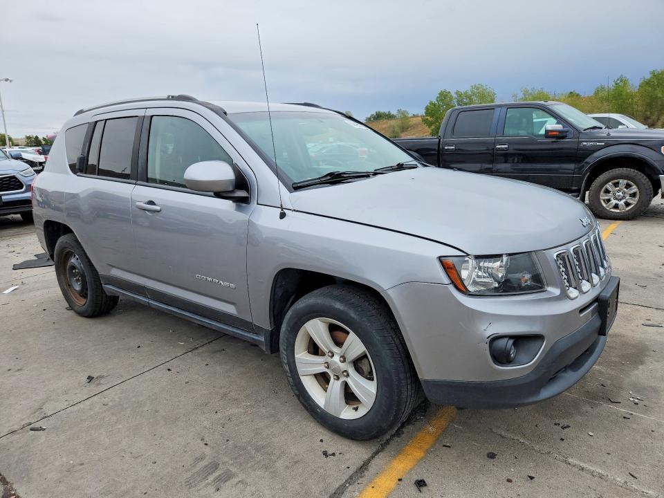 صورة رقم 4 من المزاد - 2017 JEEP COMPASS مع VIN 1C4NJDEB8HD196777