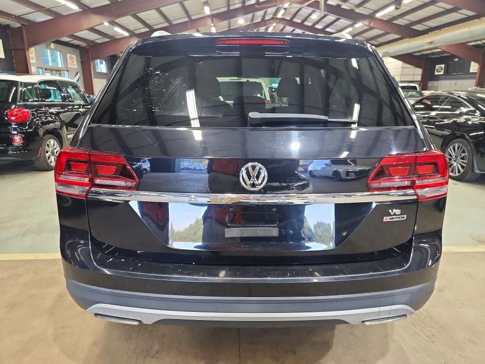 Photo 6 from auction – 2018 VOLKSWAGEN ATLAS with VIN 1V2GR2CA1JC518248