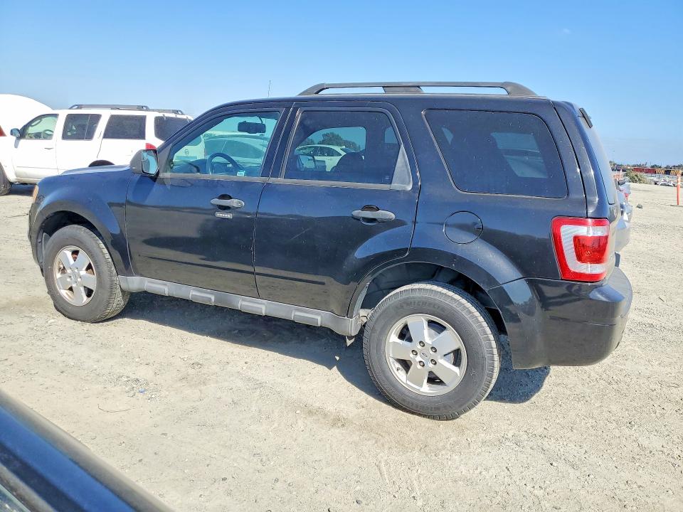صورة رقم 2 من المزاد - 2011 FORD ESCAPE مع VIN 1FMCU0DG4BKA33885
