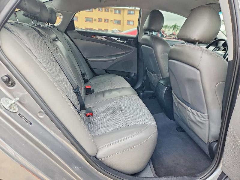 Снимка 10 от търг – 2014 HYUNDAI SONATA с VIN 5NPEC4AC1EH822202