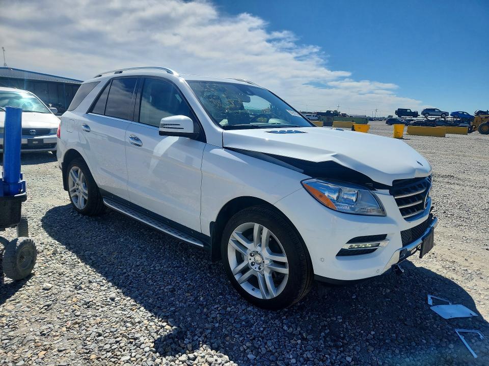 Photo 4 from auction – 2015 MERCEDES-BENZ ML with VIN 4JGDA5HB9FA596404