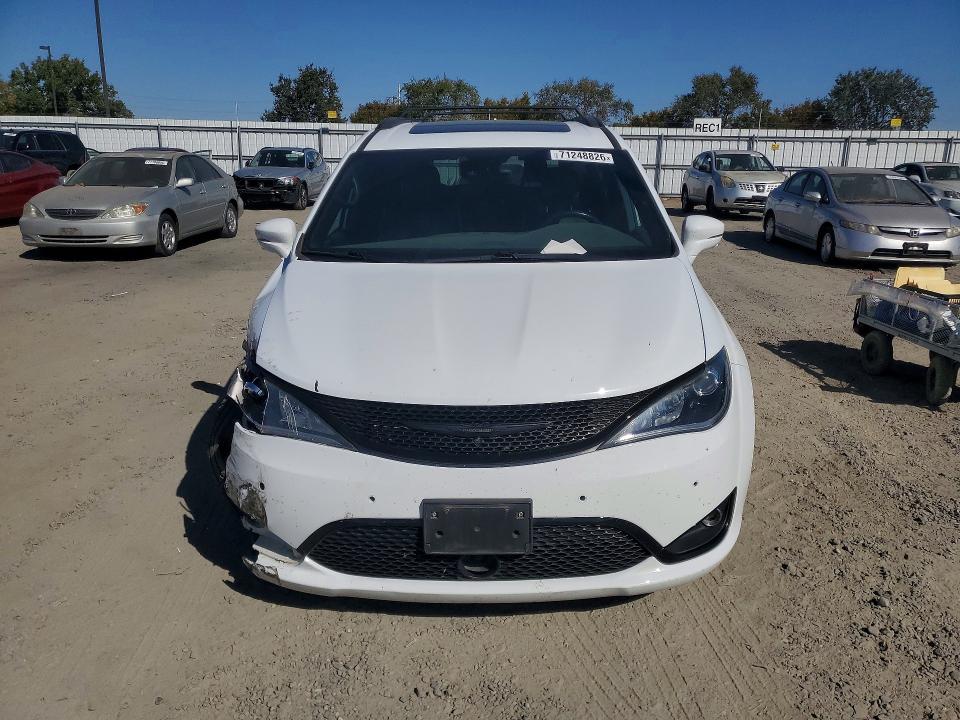 Снимка 5 от търг – 2019 CHRYSLER PACIFICA с VIN 2C4RC1GG7KR681659