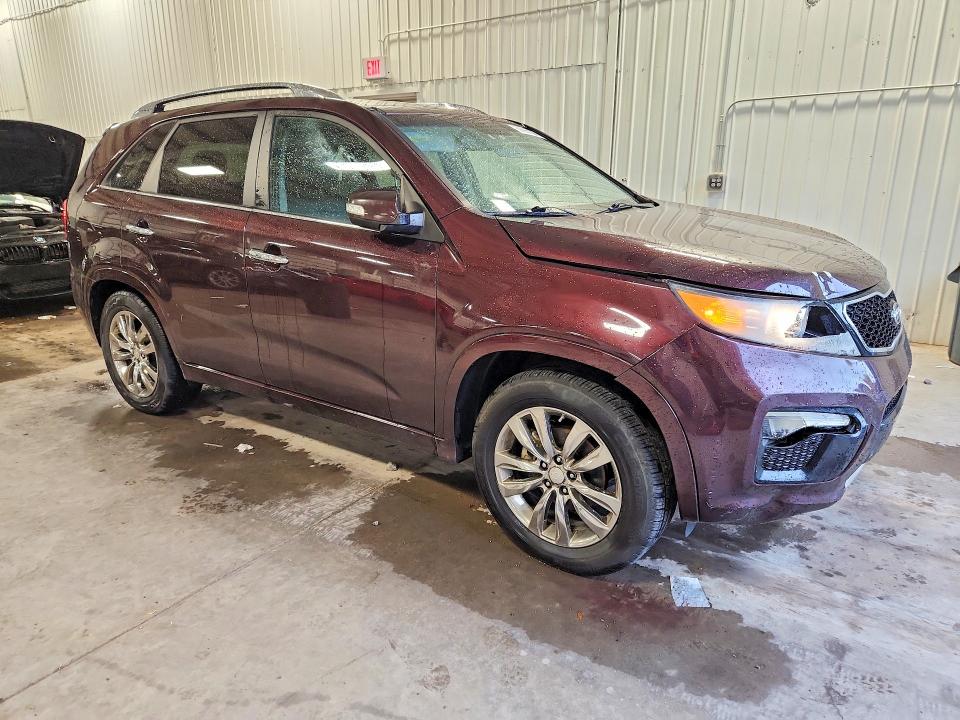 Photo 4 from auction – 2011 KIA SORENTO with VIN 5XYKW4A27BG163272