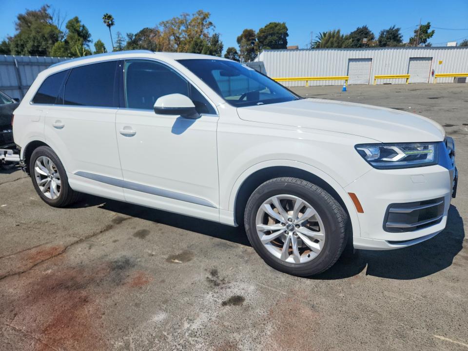 Photo 4 from auction – 2017 AUDI Q7 with VIN WA1AHAF7XGD043671