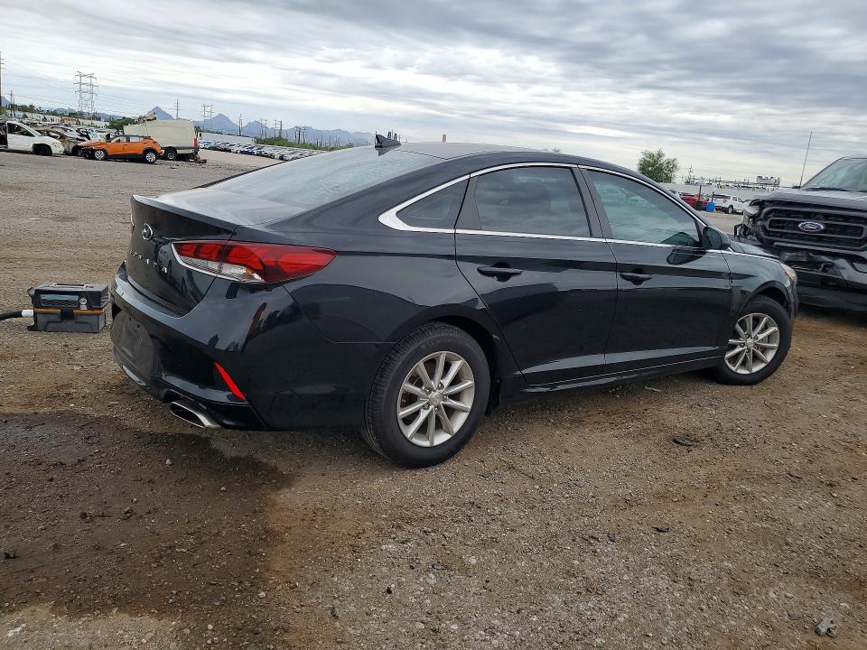 Photo 3 from auction – 2018 HYUNDAI SONATA with VIN 5NPE24AF7JH692269