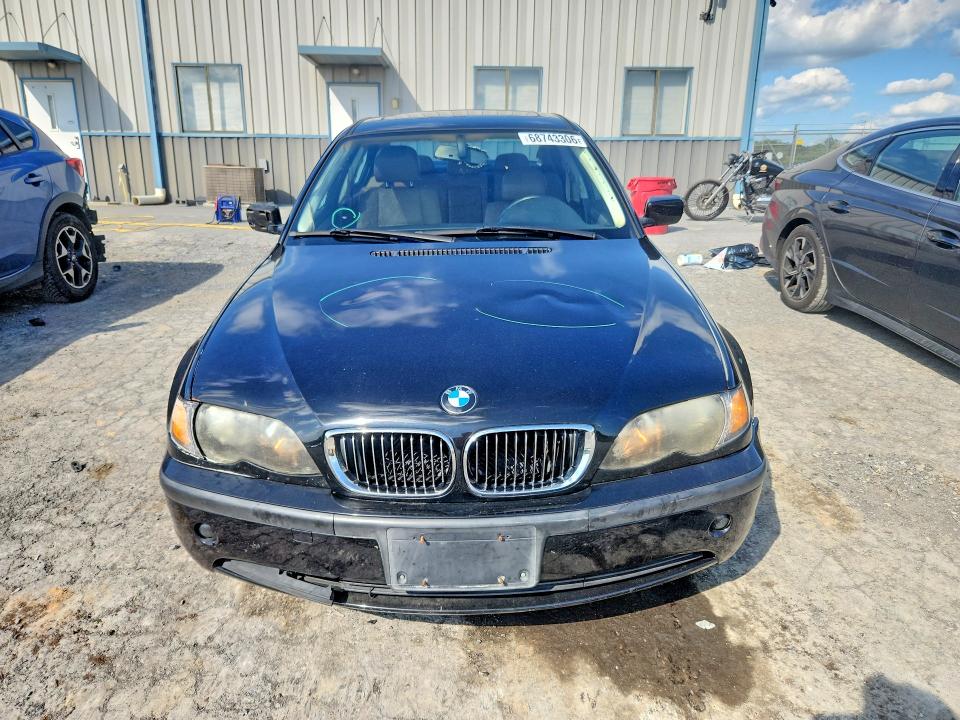 Photo 5 from auction – 2003 BMW 325 with VIN WBAET37403NJ36754