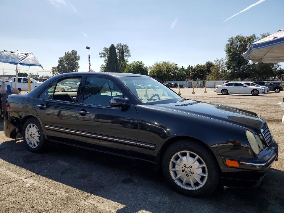 Zdjęcie 4 z aukcji – 2000 MERCEDES-BENZ E z VIN WDBJF65G1YA966874