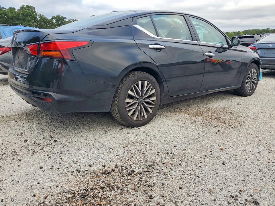 Снимка 3 от търг – 2025 NISSAN ALTIMA с VIN 1N4BL4DV9SN371523