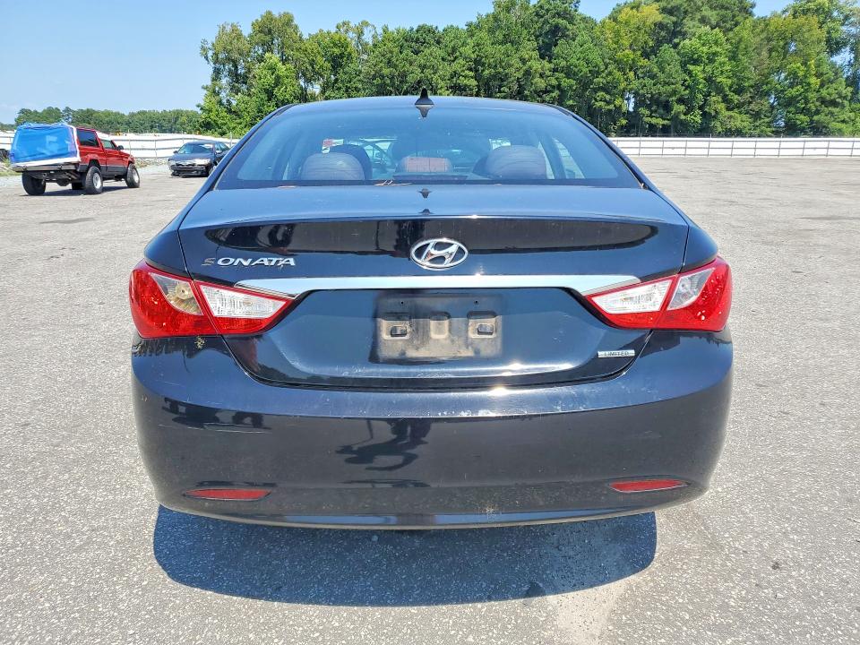 Photo 6 from auction – 2011 HYUNDAI SONATA with VIN 5NPEC4AC7BH275304