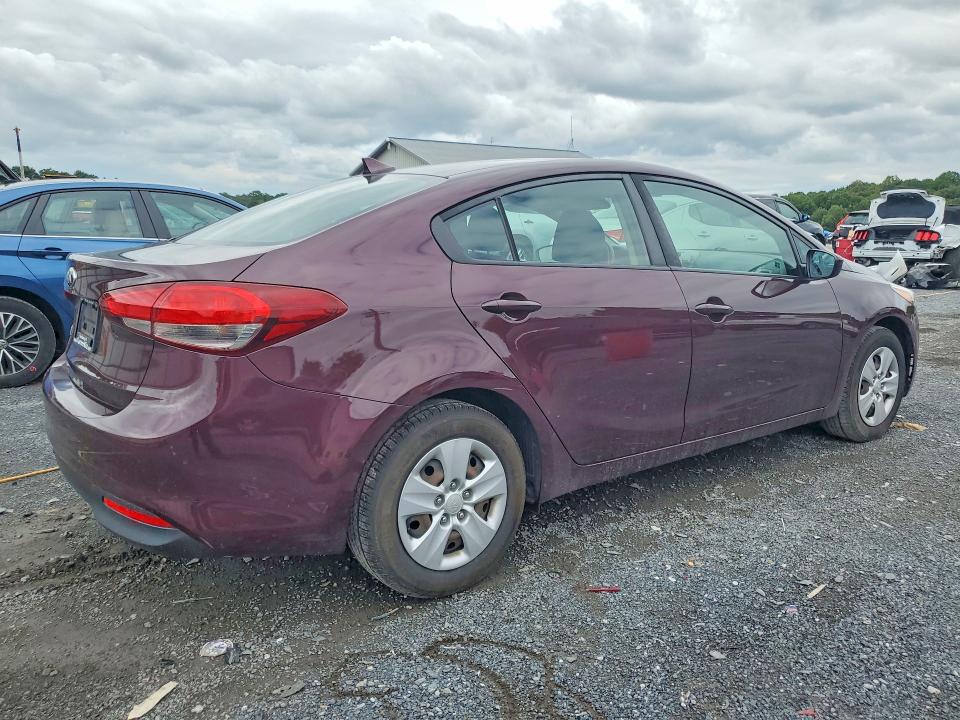 Photo 3 from auction – 2018 KIA FORTE with VIN 3KPFK4A77JE259097