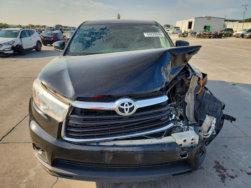 Photo 5 from auction – 2016 TOYOTA HIGHLANDER with VIN 5TDBKRFHXGS337769