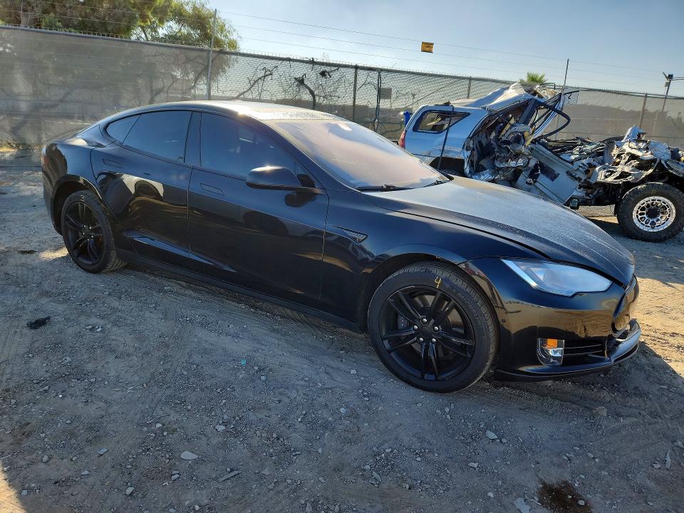 Photo 4 from auction – 2015 TESLA MODEL S with VIN 5YJSA1E22FF116431
