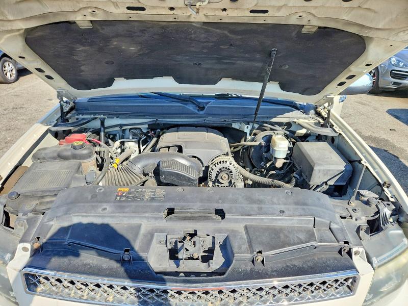 Photo 12 from auction – 2014 CHEVROLET SUBURBAN with VIN 1GNSCKE09ER213527