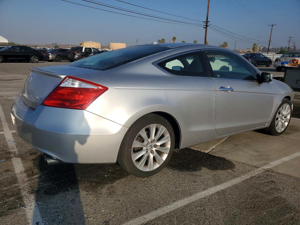 Снимка 3 от търг – 2010 HONDA ACCORD с VIN 1HGCS2B86AA008235