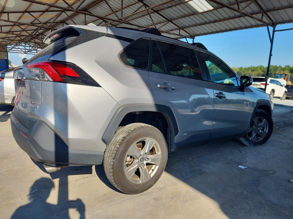 Foto 3 de la subasta – 2022 TOYOTA RAV4 con VIN 4T3RWRFV7NU077142