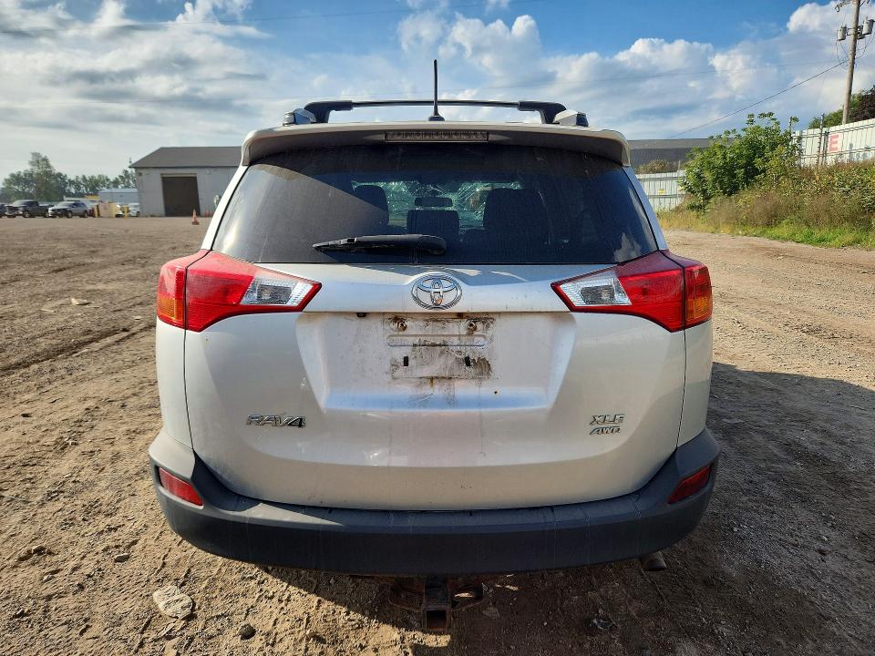 Photo 6 from auction – 2015 TOYOTA RAV4 with VIN 2T3RFREV6FW324475
