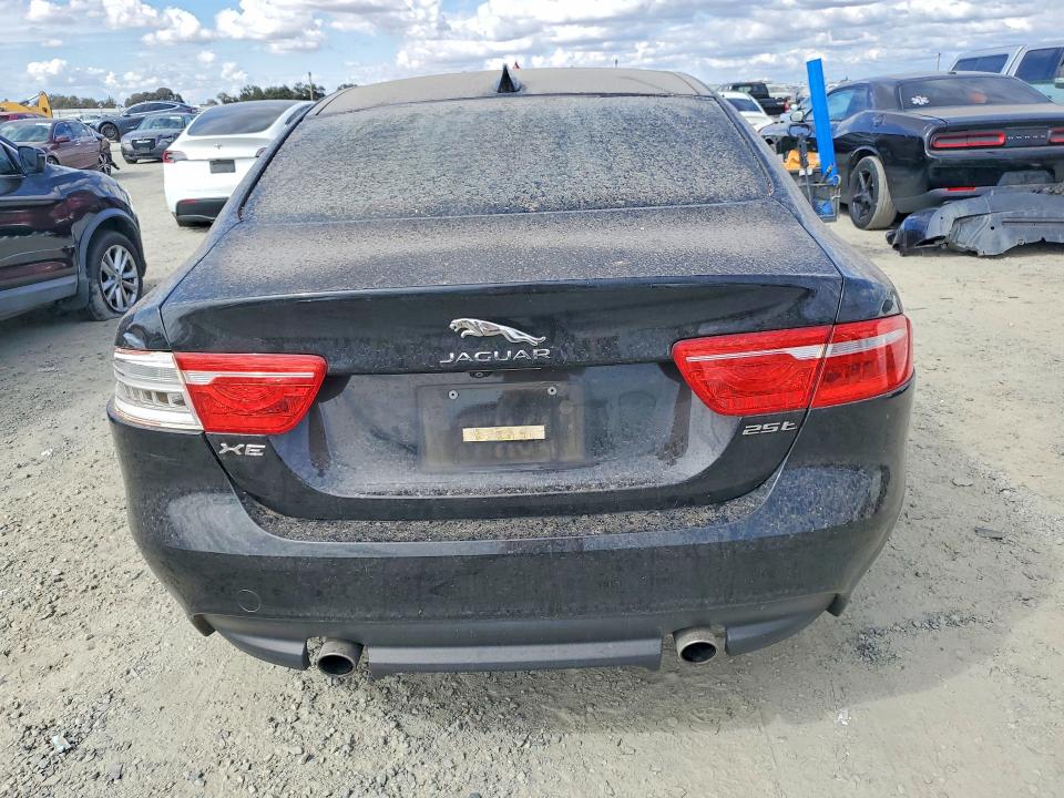 Photo 6 from auction – 2017 JAGUAR XE with VIN SAJAD4BG0HA948822